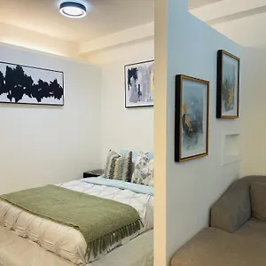 Beautiful Downtown, Mins To Rogers Arena, Stadium, Restaurants, Shops Apartment