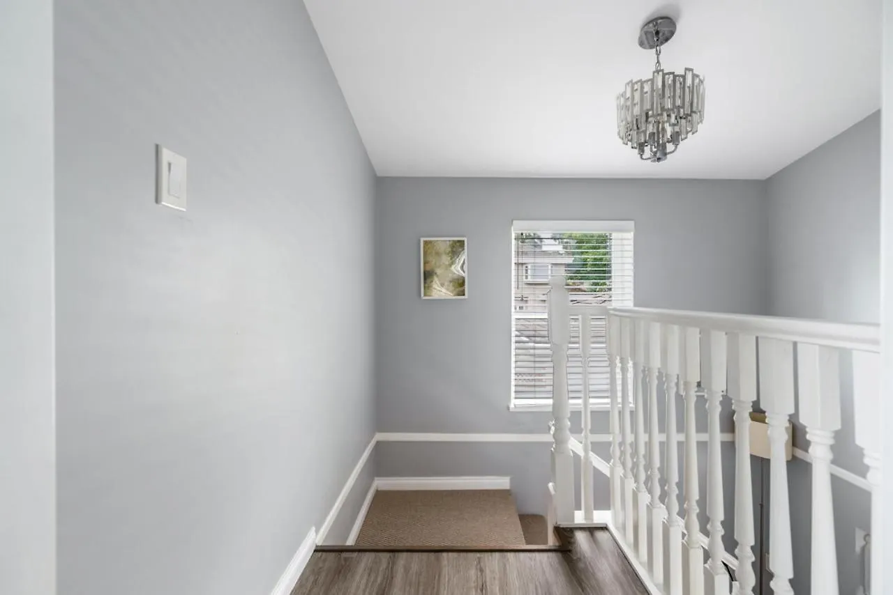 Stylish Dual Bedroom Suite In Van West Vancouver Holiday home
