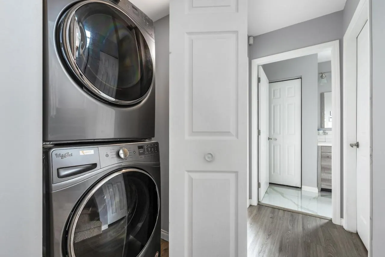 Holiday home Stylish Dual Bedroom Suite In Van West Vancouver
